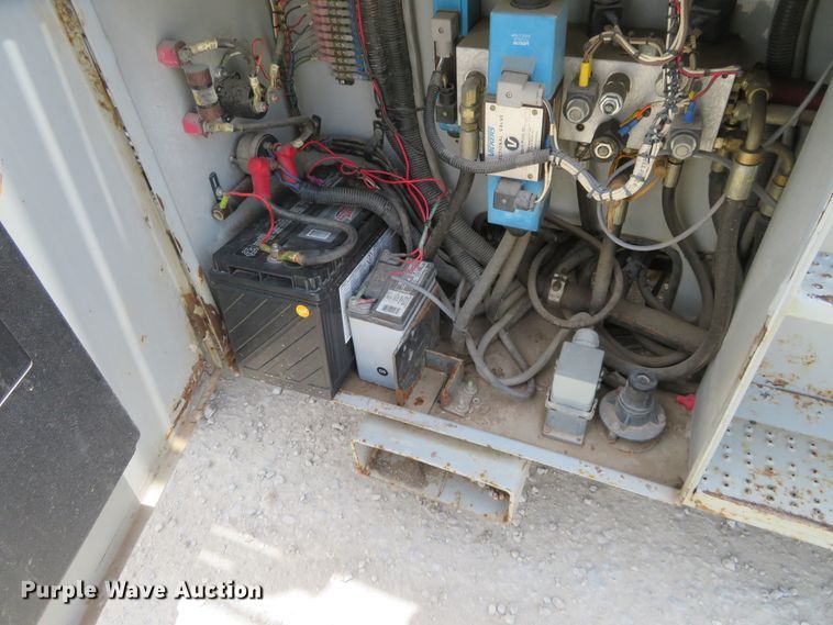 image for item DD7080 2000 Skyjack 9250 scissor lift