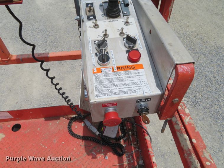 image for item DD7080 2000 Skyjack 9250 scissor lift