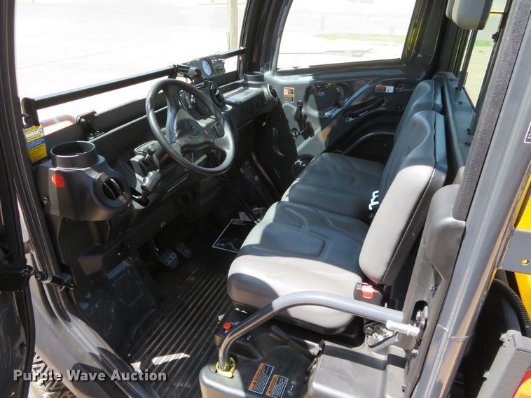 image for item DD7106 2016 Kubota RTV-1100C utility vehicle