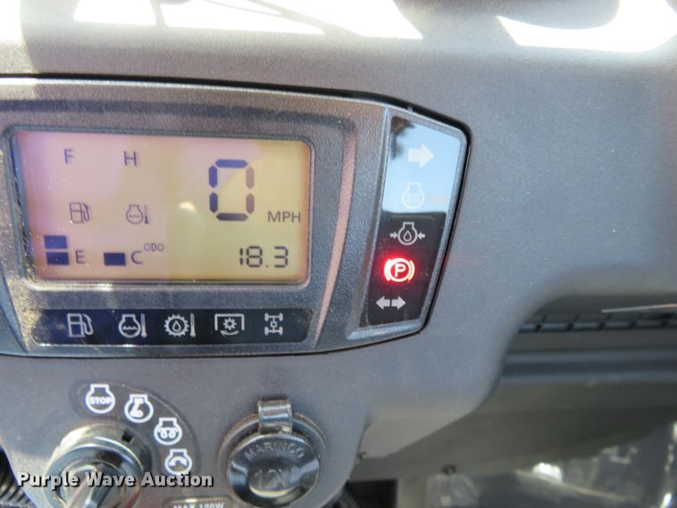 image for item DD7106 2016 Kubota RTV-1100C utility vehicle