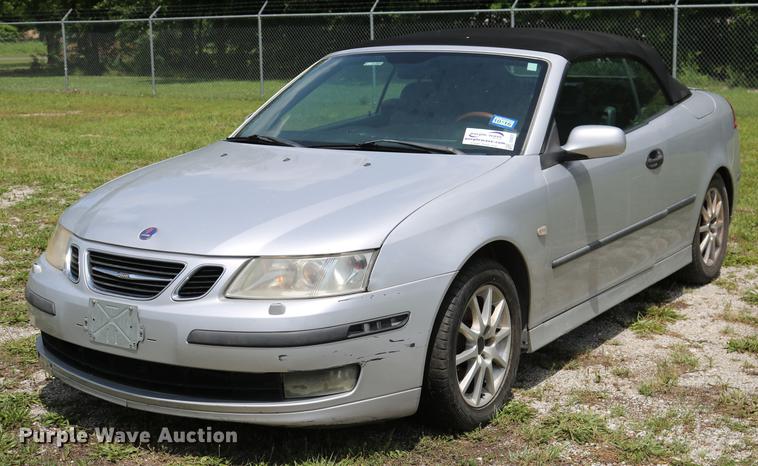 image for item DD8237 2004 Saab 9-3 convertible
