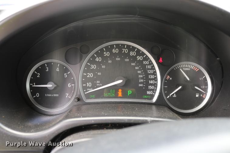 image for item DD8237 2004 Saab 9-3 convertible