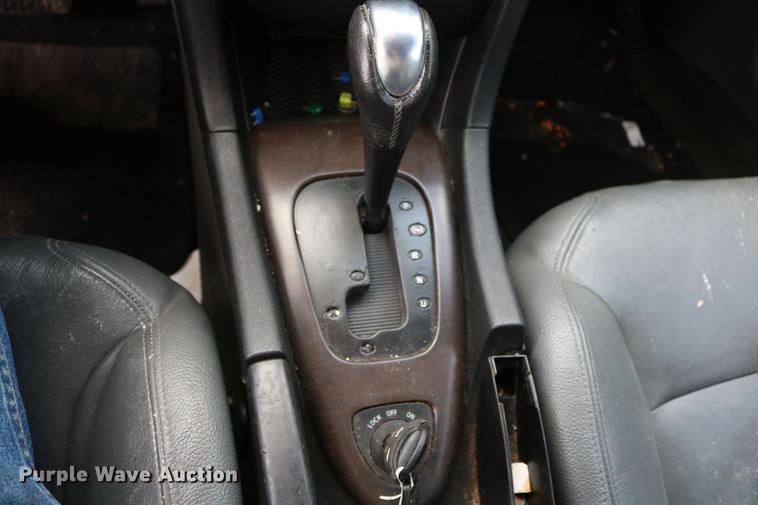 image for item DD8237 2004 Saab 9-3 convertible