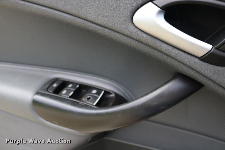 image for item DD8237 2004 Saab 9-3 convertible