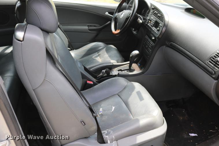 image for item DD8237 2004 Saab 9-3 convertible