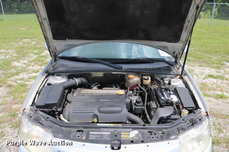 image for item DD8237 2004 Saab 9-3 convertible