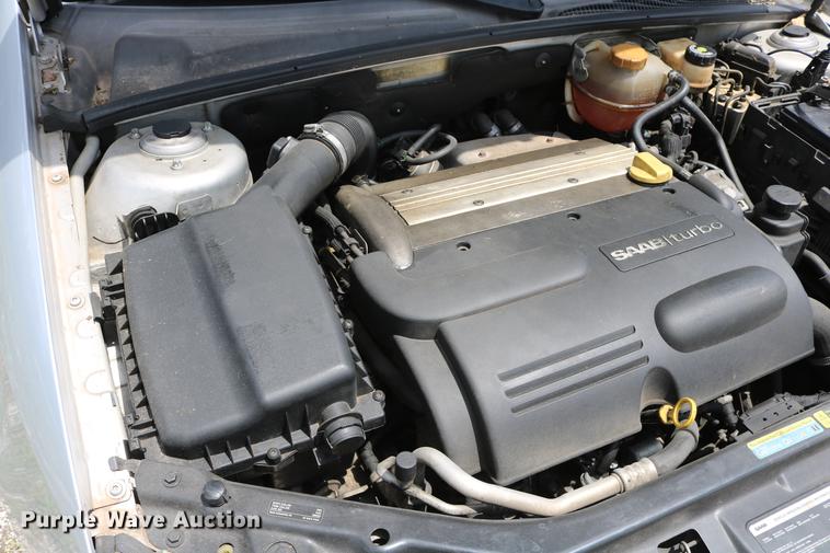 image for item DD8237 2004 Saab 9-3 convertible