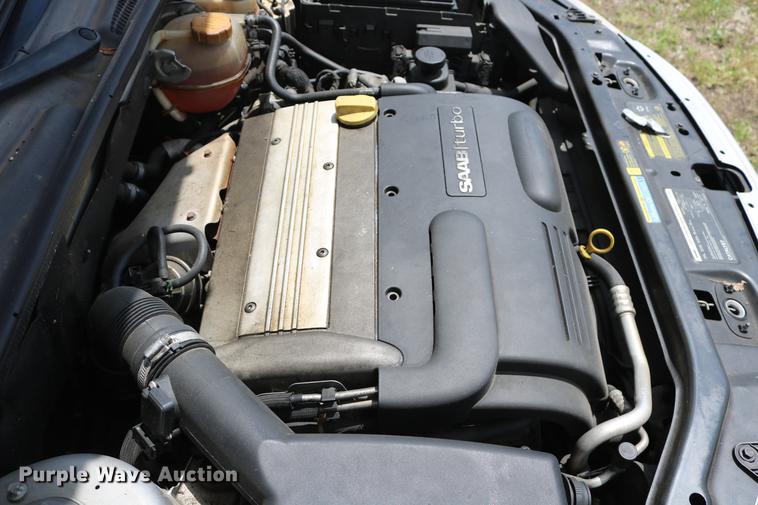 image for item DD8237 2004 Saab 9-3 convertible