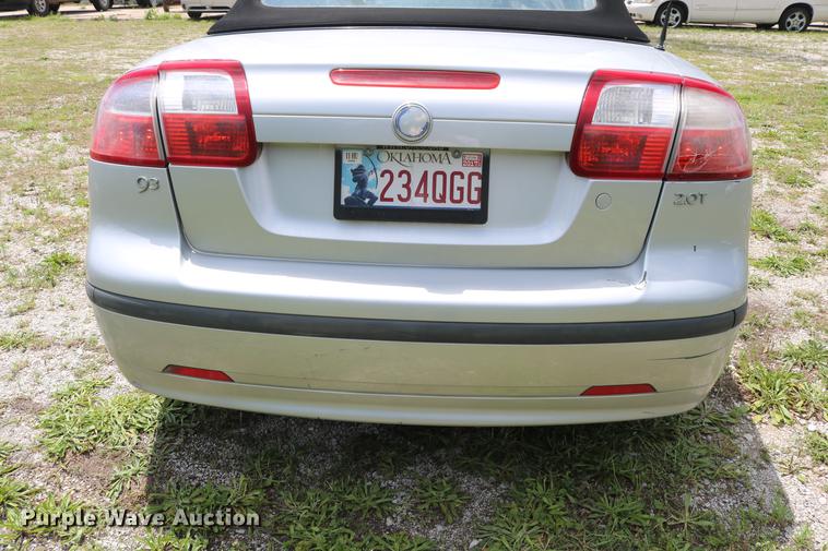 image for item DD8237 2004 Saab 9-3 convertible