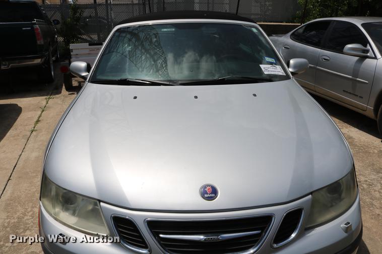 image for item DD8237 2004 Saab 9-3 convertible