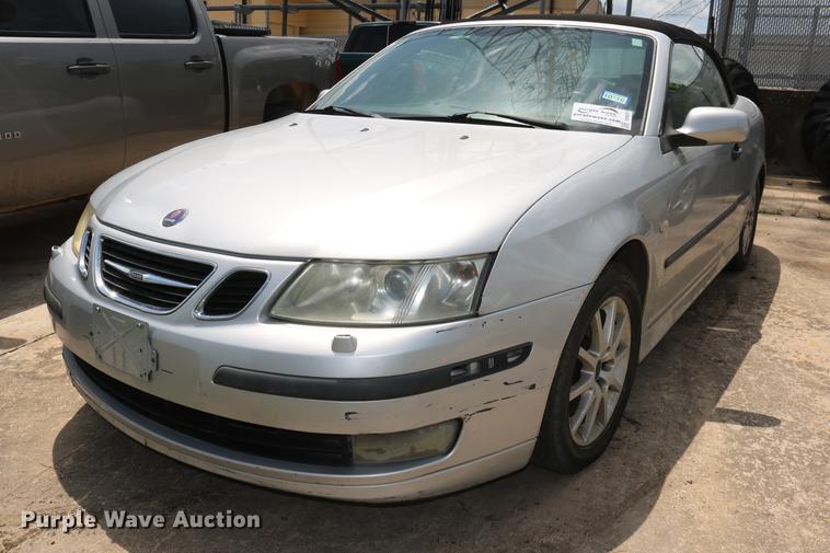 image for item DD8237 2004 Saab 9-3 convertible