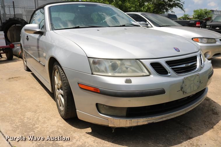 image for item DD8237 2004 Saab 9-3 convertible