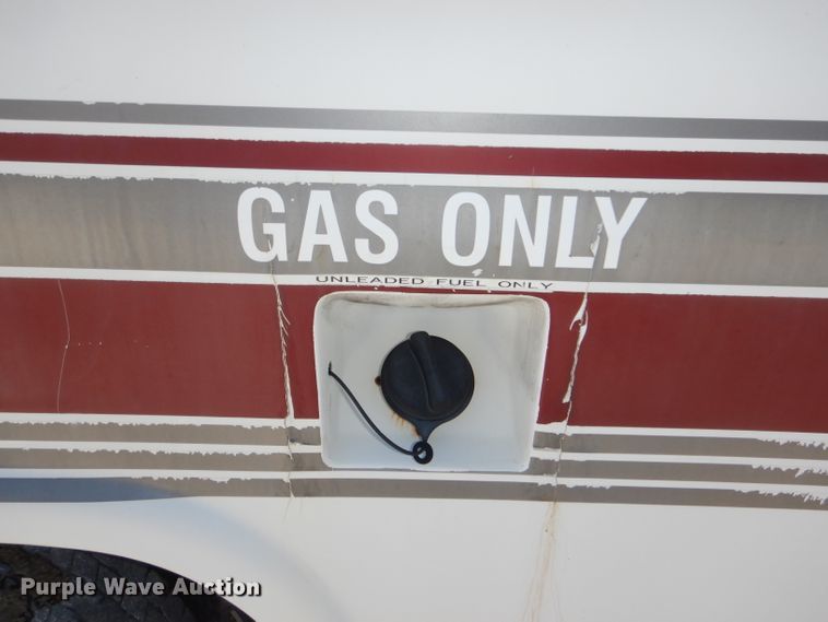 image for item DE3528 2000 Ford Econoline E450 shuttle bus