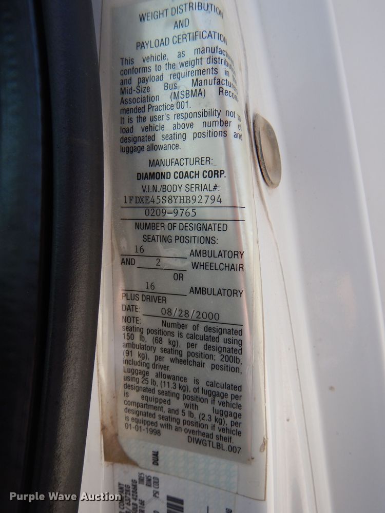 image for item DE3528 2000 Ford Econoline E450 shuttle bus