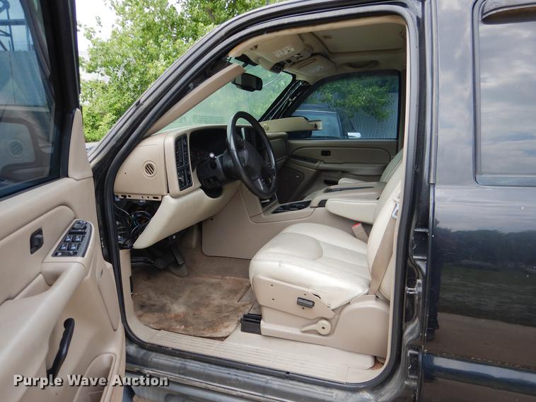 image for item DE3970 2004 Chevrolet Tahoe SUV