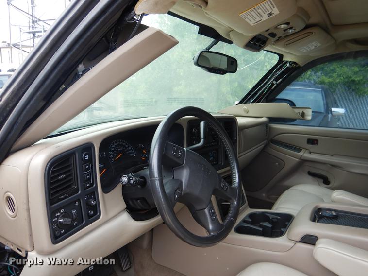 image for item DE3970 2004 Chevrolet Tahoe SUV