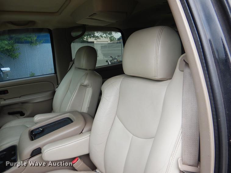 image for item DE3970 2004 Chevrolet Tahoe SUV