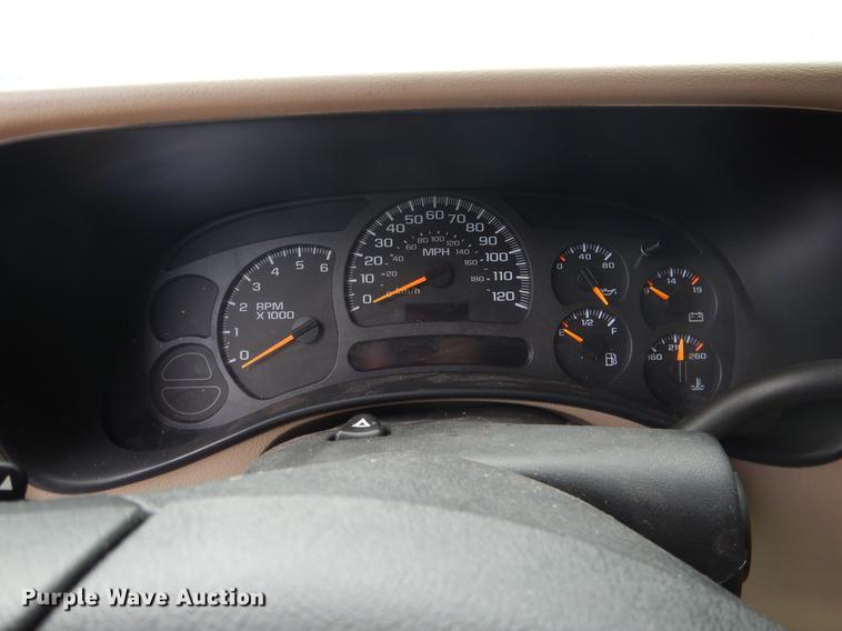 image for item DE3970 2004 Chevrolet Tahoe SUV