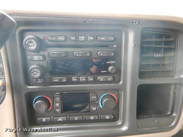 image for item DE3970 2004 Chevrolet Tahoe SUV