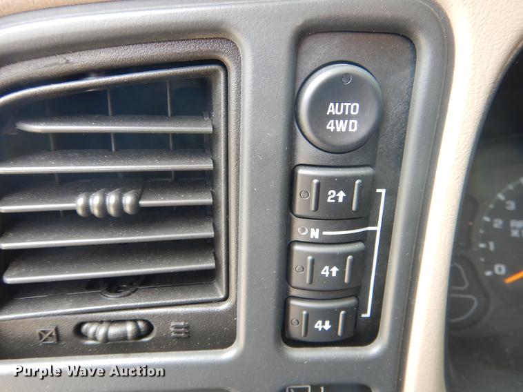 image for item DE3970 2004 Chevrolet Tahoe SUV