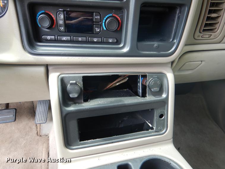 image for item DE3970 2004 Chevrolet Tahoe SUV