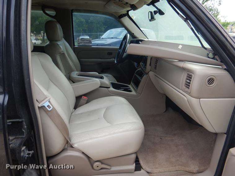 image for item DE3970 2004 Chevrolet Tahoe SUV