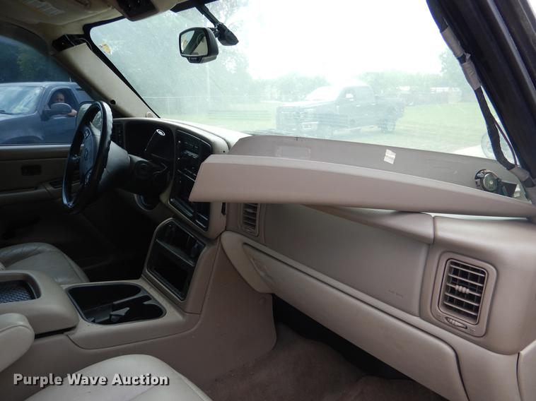 image for item DE3970 2004 Chevrolet Tahoe SUV