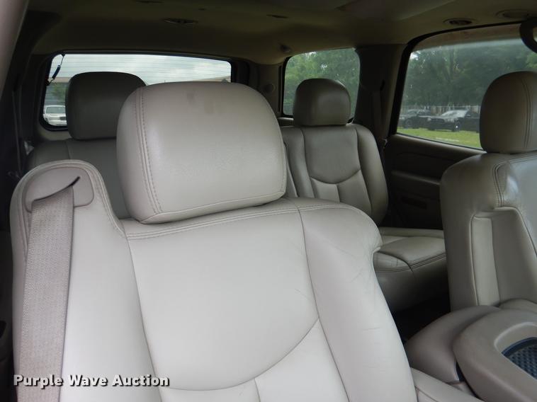 image for item DE3970 2004 Chevrolet Tahoe SUV