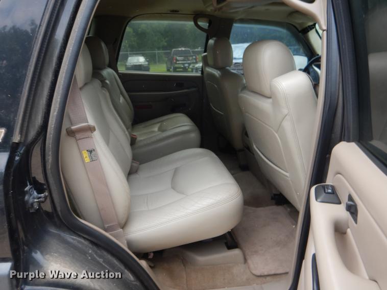 image for item DE3970 2004 Chevrolet Tahoe SUV