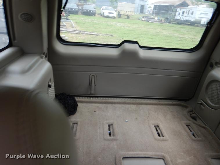 image for item DE3970 2004 Chevrolet Tahoe SUV