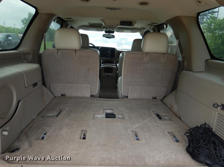 image for item DE3970 2004 Chevrolet Tahoe SUV