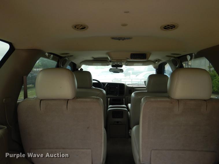 image for item DE3970 2004 Chevrolet Tahoe SUV