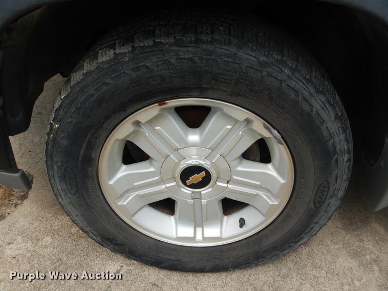 image for item DE3970 2004 Chevrolet Tahoe SUV