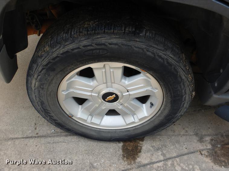 image for item DE3970 2004 Chevrolet Tahoe SUV