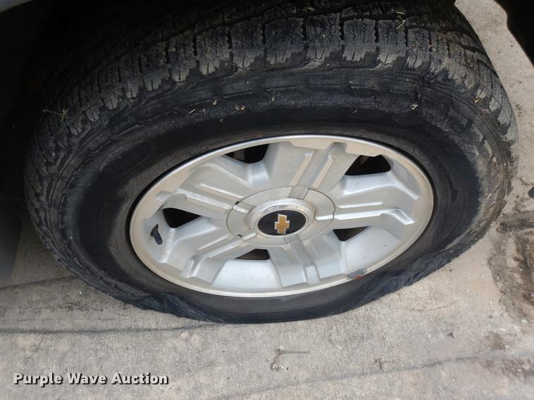 image for item DE3970 2004 Chevrolet Tahoe SUV