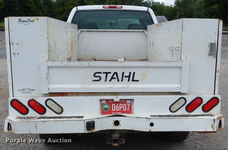 image for item DE3986 2001 GMC Sierra 2500HD Ext. Cab utility bed pickup truck