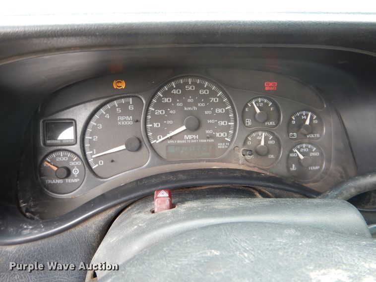 image for item DE3986 2001 GMC Sierra 2500HD Ext. Cab utility bed pickup truck