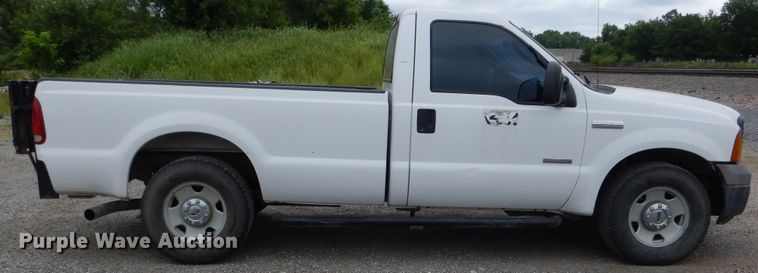 image for item DE3987 2005 Ford F250 Super Duty XL pickup truck