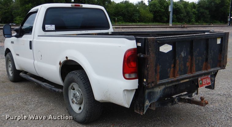 image for item DE3987 2005 Ford F250 Super Duty XL pickup truck