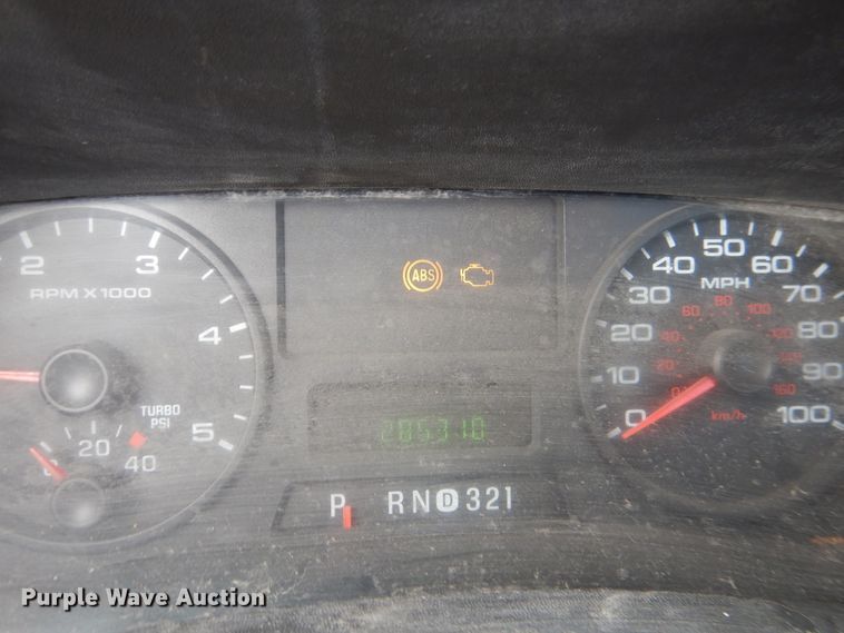 image for item DE3987 2005 Ford F250 Super Duty XL pickup truck