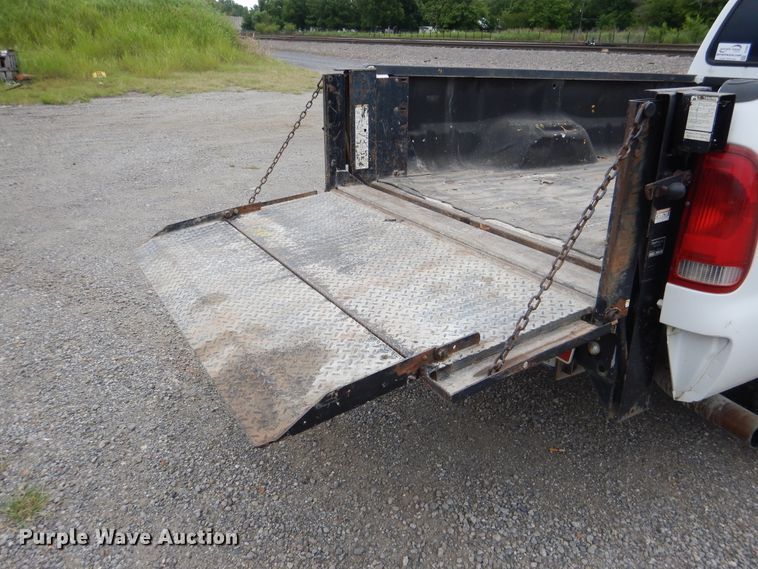 image for item DE3987 2005 Ford F250 Super Duty XL pickup truck