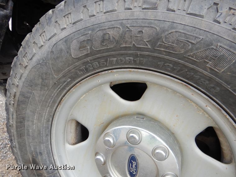 image for item DE3987 2005 Ford F250 Super Duty XL pickup truck