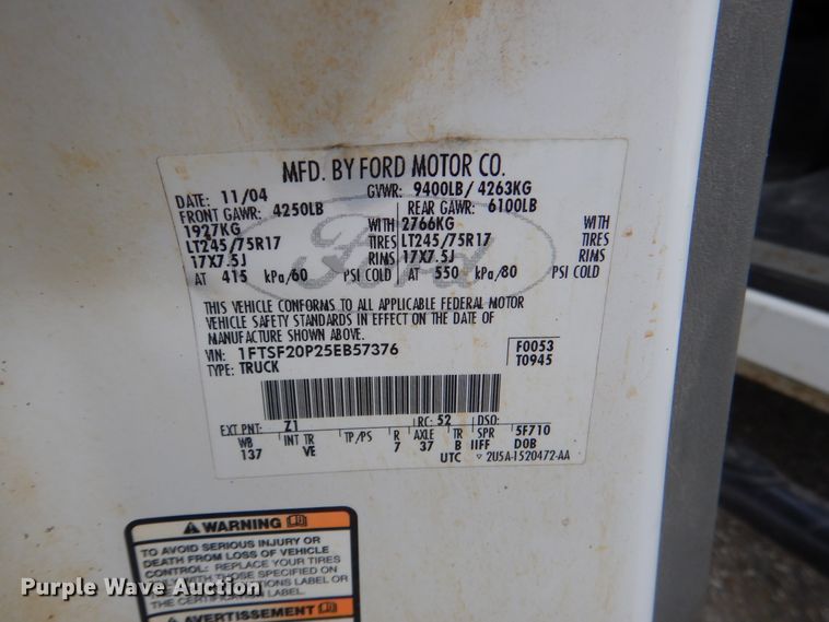 image for item DE3987 2005 Ford F250 Super Duty XL pickup truck