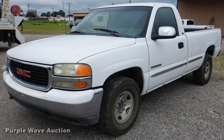 image for item DE3988 2000 GMC Sierra 2500 SLE pickup truck