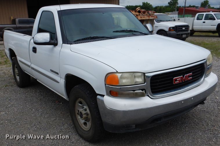 image for item DE3988 2000 GMC Sierra 2500 SLE pickup truck