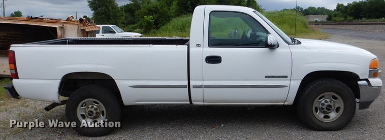 image for item DE3988 2000 GMC Sierra 2500 SLE pickup truck