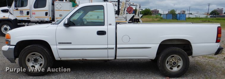 image for item DE3988 2000 GMC Sierra 2500 SLE pickup truck