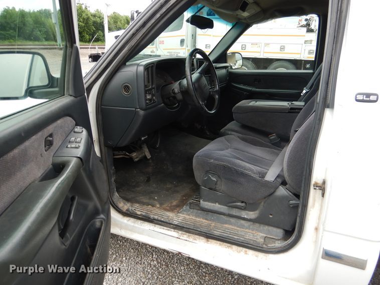 image for item DE3988 2000 GMC Sierra 2500 SLE pickup truck