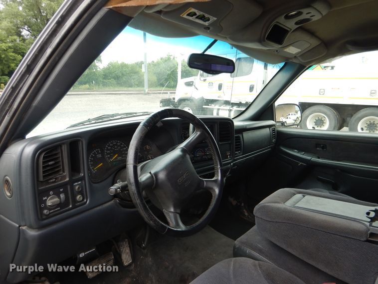 image for item DE3988 2000 GMC Sierra 2500 SLE pickup truck