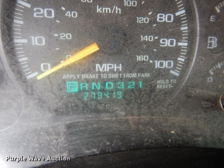 image for item DE3988 2000 GMC Sierra 2500 SLE pickup truck